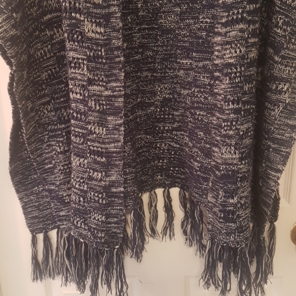 Forever 21 Cardigan - Picture 3 of 8